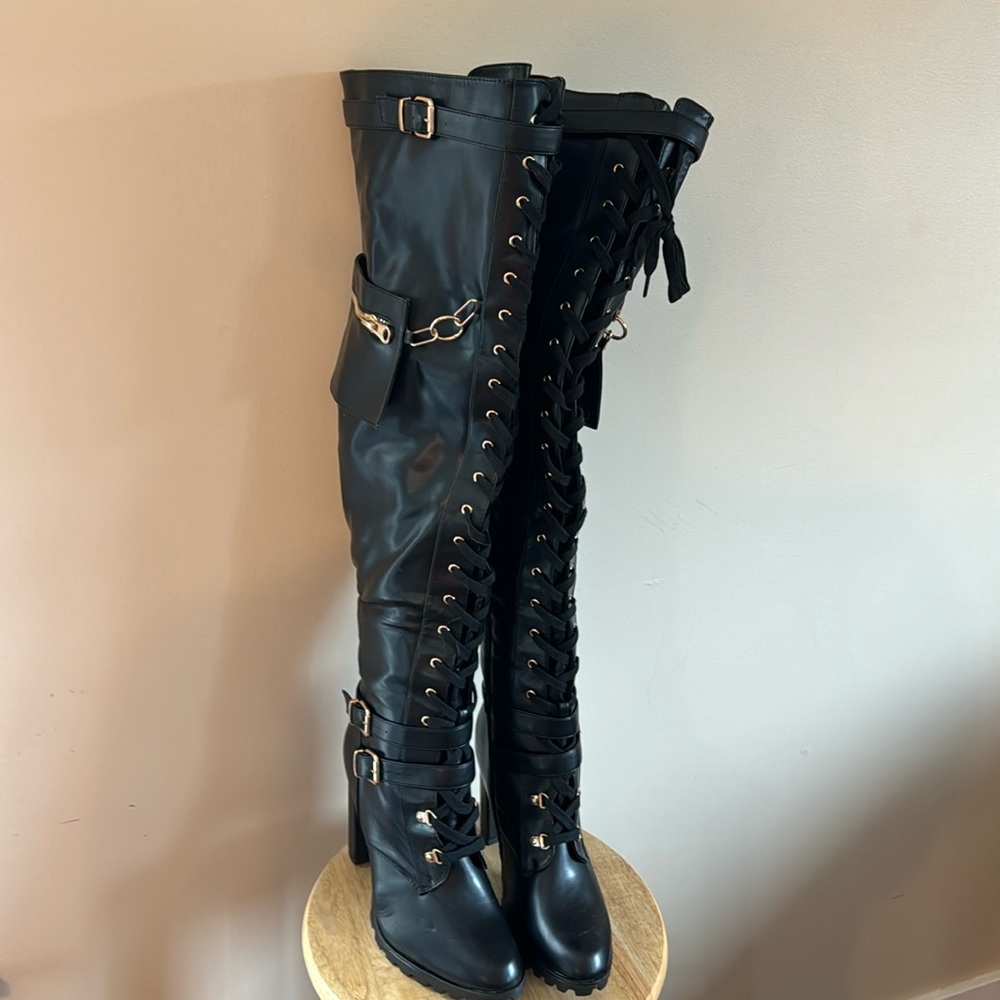 Shoedazzle Elira boots